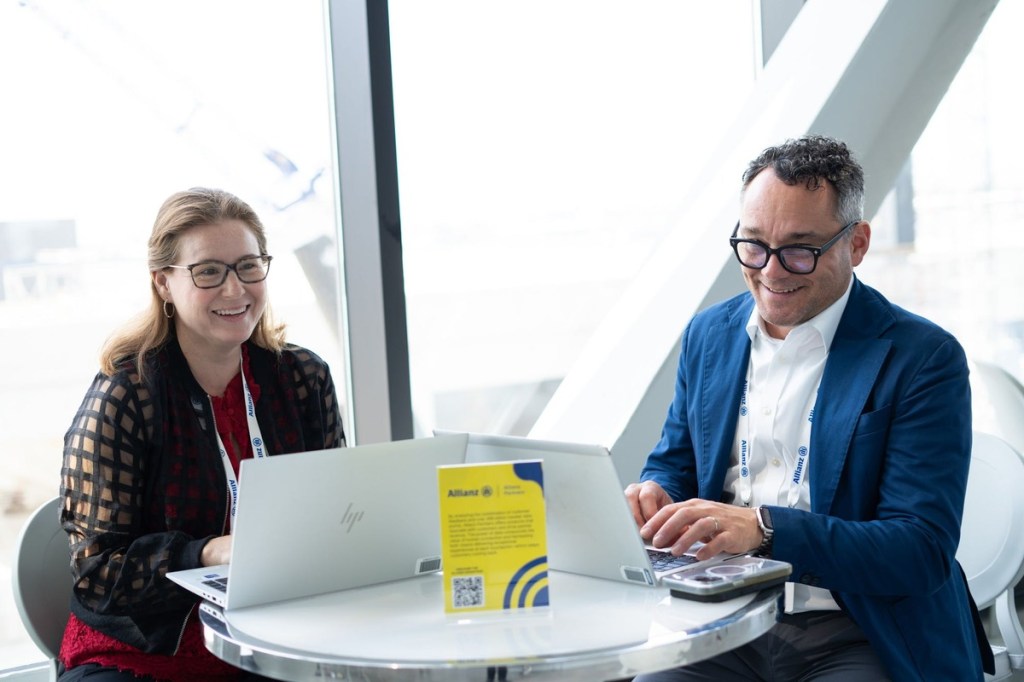 attendees networking and having conversations at Skift Global Forum